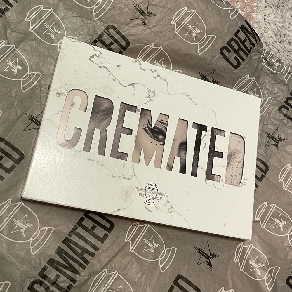 Jeffree Star Cremated eyeshadow palette